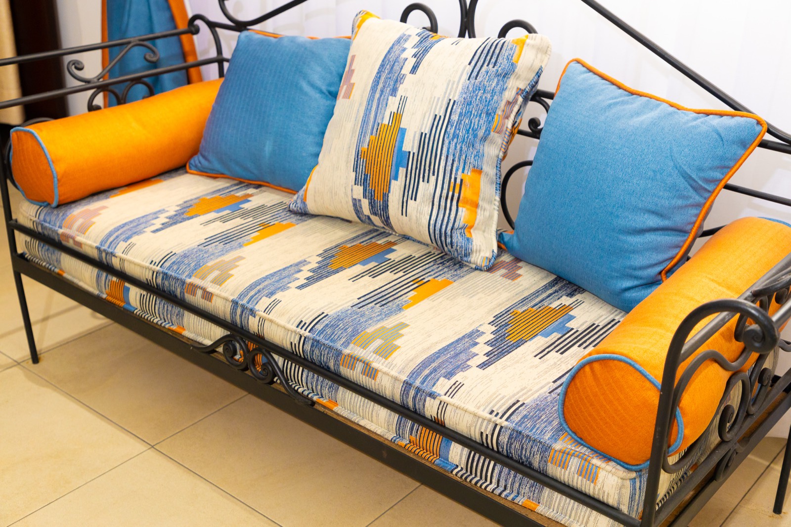 Lounge suites & upholstery